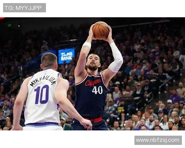 上半场简直被快船打爆了!勇士还得谨慎使用这位39岁的内线老将? 上半场简直被快船打爆了!勇士还得谨慎使用这位39岁的内线老将?