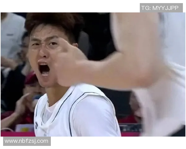 砍瓜切菜！马克西追身三分飙中还要加罚 半节时间5中4独得11分